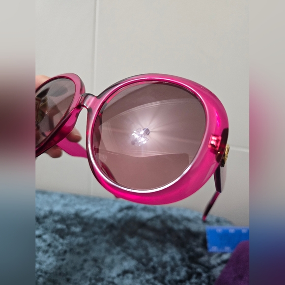 Round pink Gucci sunglasses - Picture 13 of 16